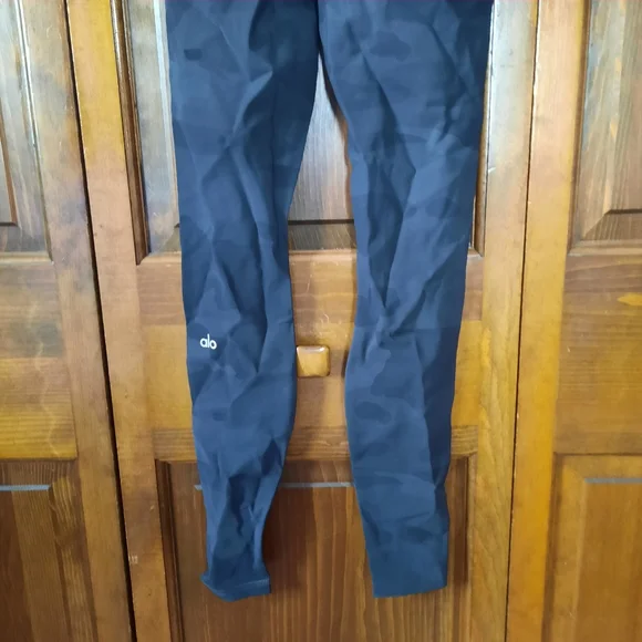 ALO Yoga High-Waist Camo Vapor Legging Black Camouflage Size XS - Picture 13 of 16
